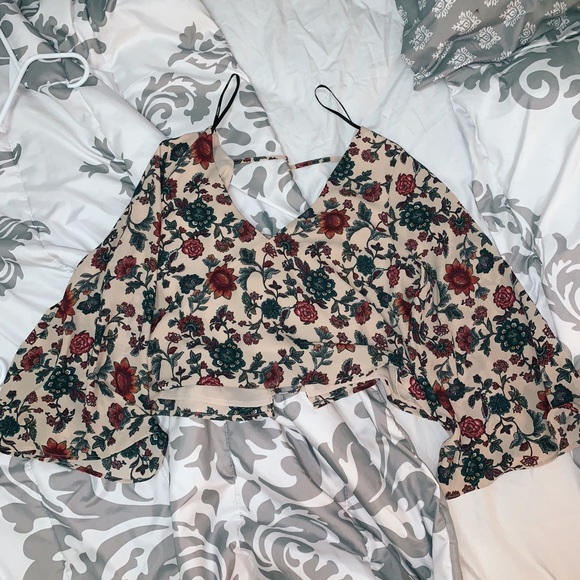 Floral Flowly Cute Crop Top from FOREVER 21 - Picture 2 of 5